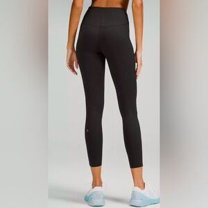 Lululemon Women’s Base Pace High Rise Tight 25”, size 6